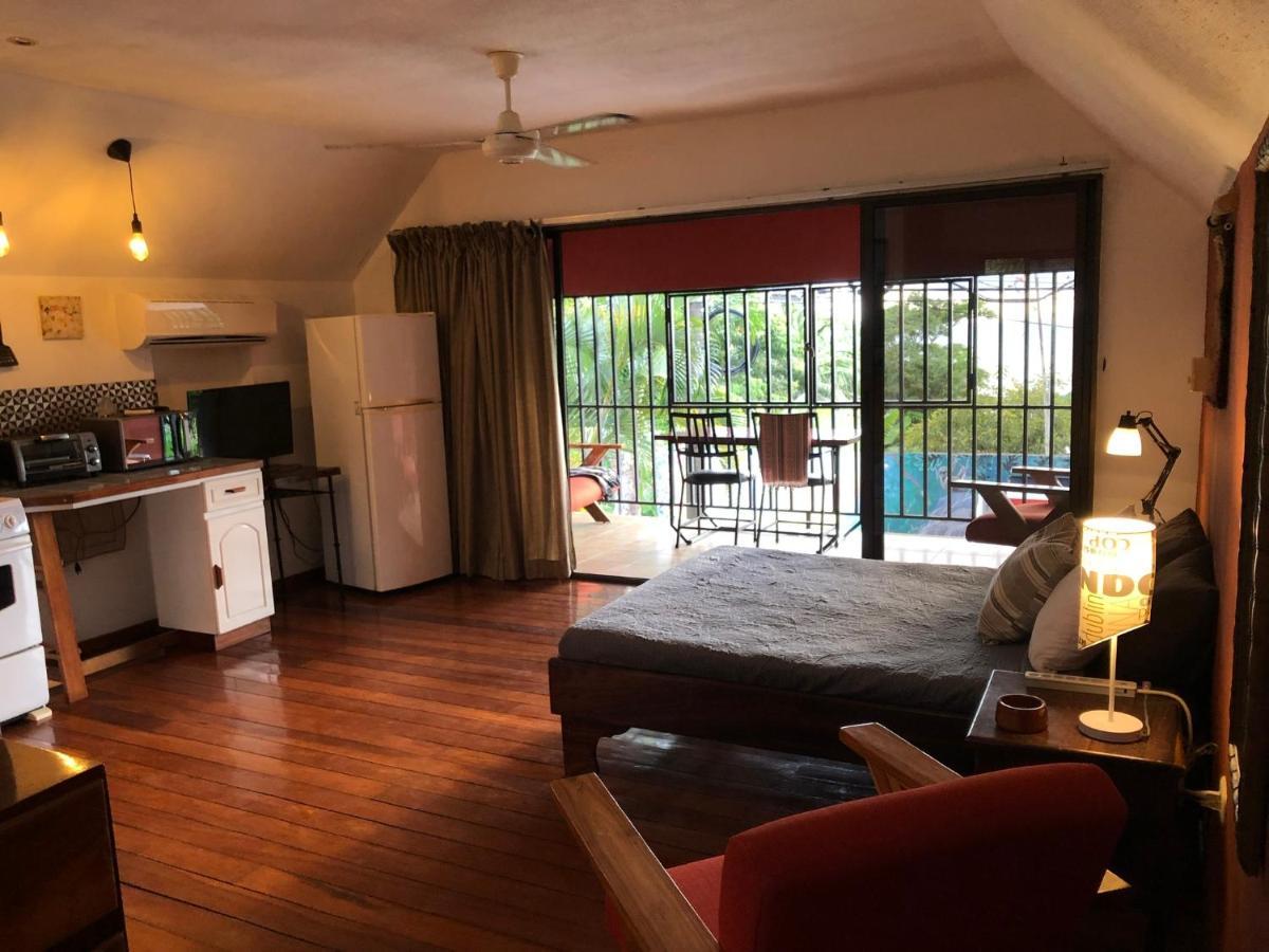 Cockatoo Studio Apartments มานูเอล อันโตนิโอ ภายนอก รูปภาพ
